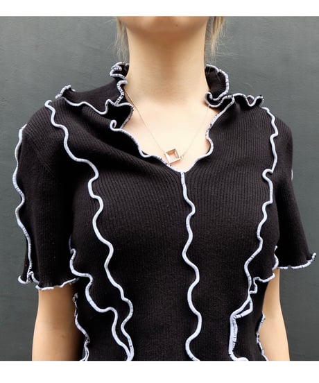 Frill Line Tops