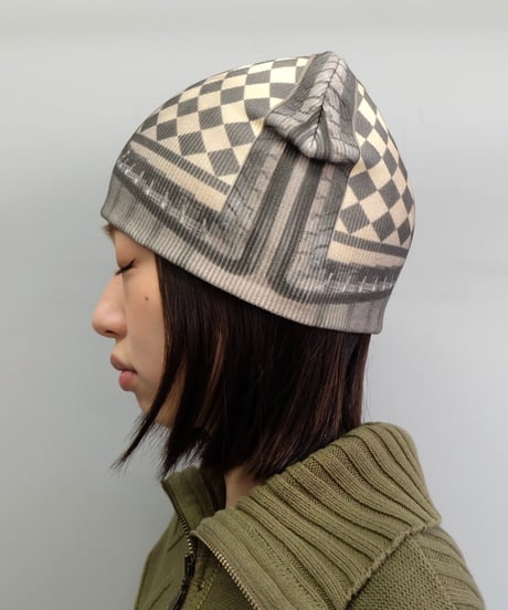 Labyrins Picture Beanie 2