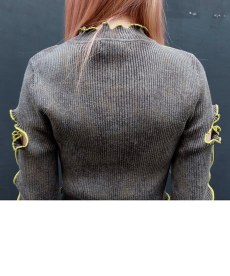 Frill Line Tops
