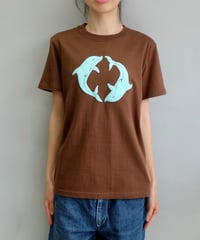 Labyrins  Two Dolphin Tshirt Brown