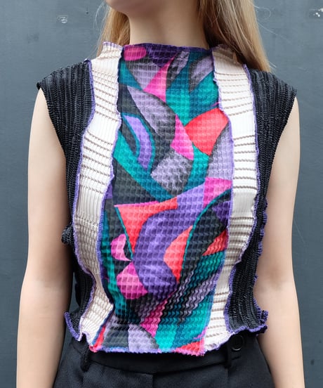 Frill Line Docking Tops
