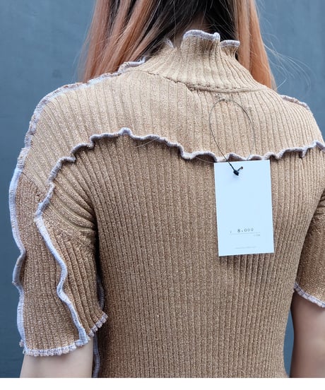 Frill line Tops