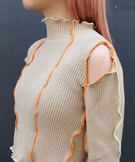 Frill Line Tops