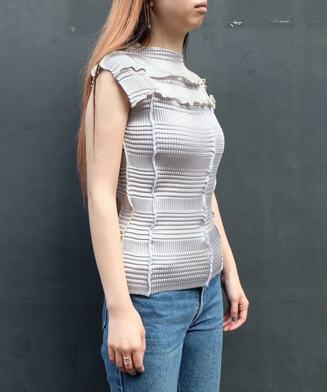 Frill Line Tops