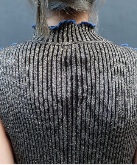 Frill Line Tops