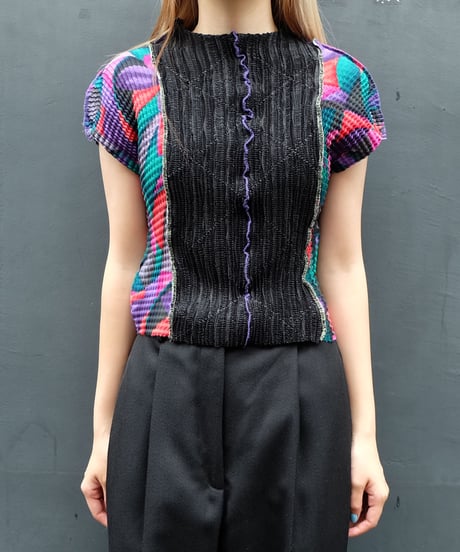 Frill Line Docking Tops