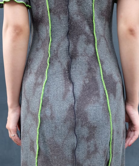Frill line One-piece