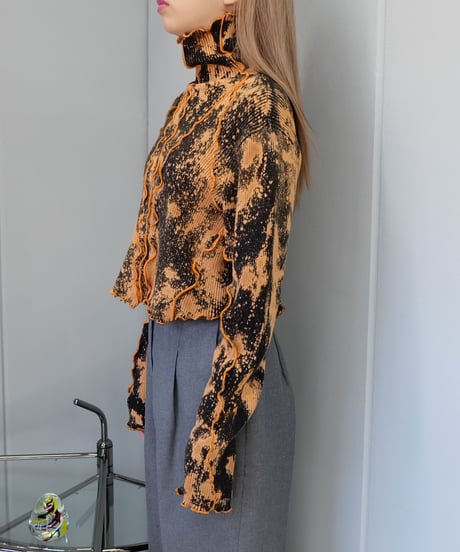 Frill Line Tops