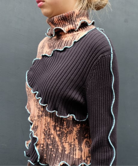 Frill Line Tops  17