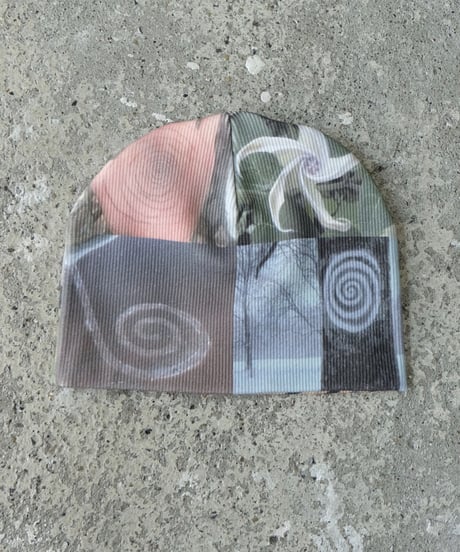 Labyrins   Picture Beanie グルグル