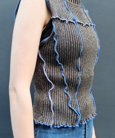 Frill Line Tops