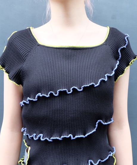Frill Line Tops