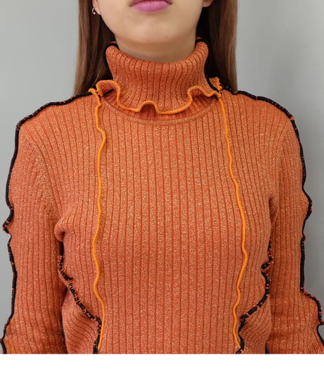Frill Line Tops