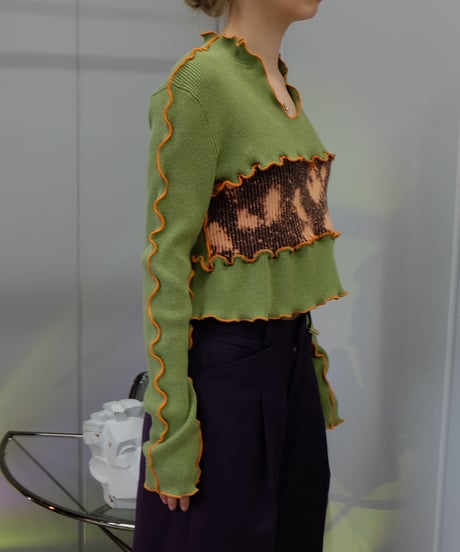 Frill Line Tops