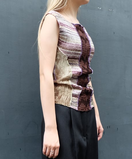 Frill Line Docking Tops