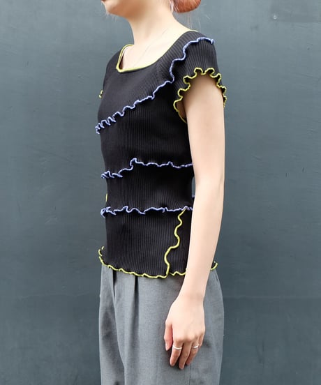 Frill Line Tops