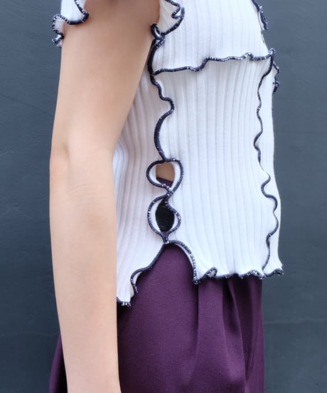 Frill Line Tops