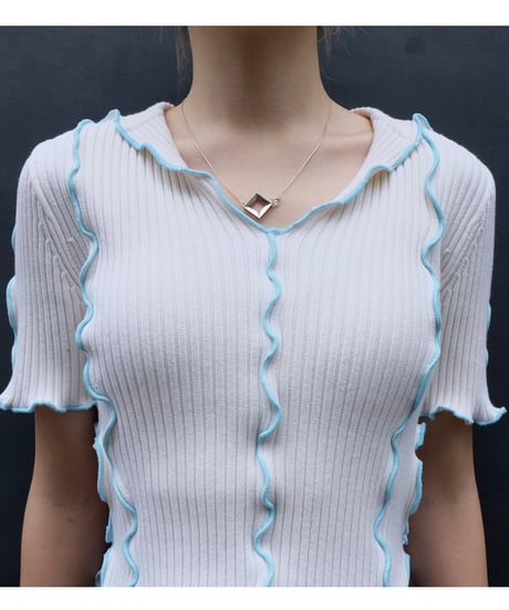 Frill Line Tops