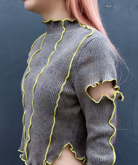 Frill Line Tops