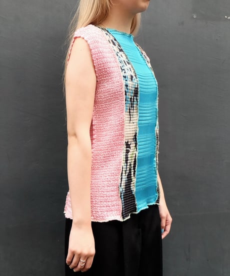 Frill Line Docking Tops