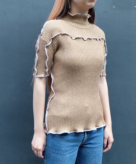 Frill line Tops