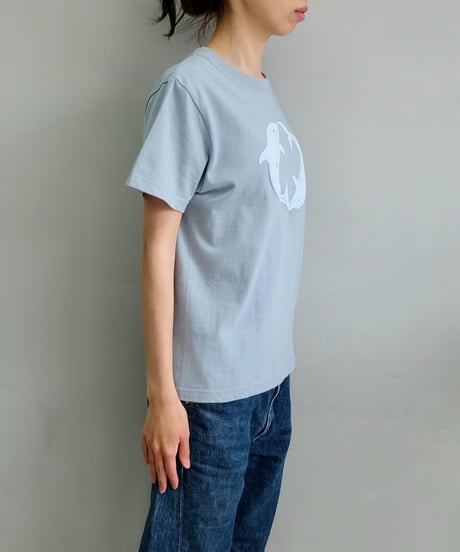 Labyrins  Two Dolphin Tshirt Blue