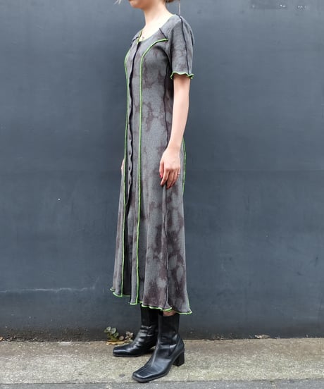 Frill line One-piece