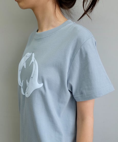 Labyrins  Two Dolphin Tshirt Blue
