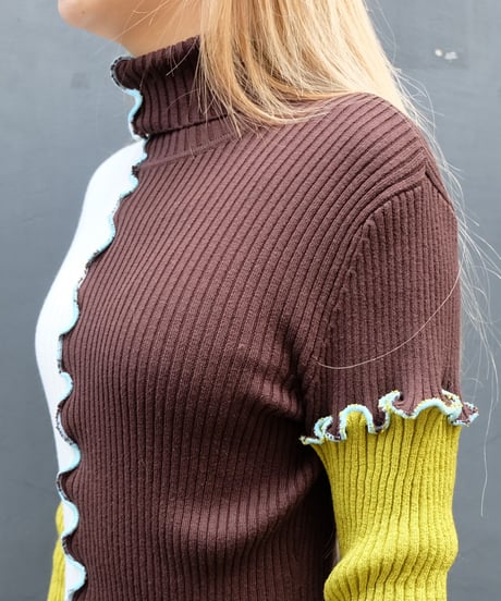 Frill Line Tops 9