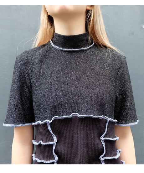 Frill Line Tops