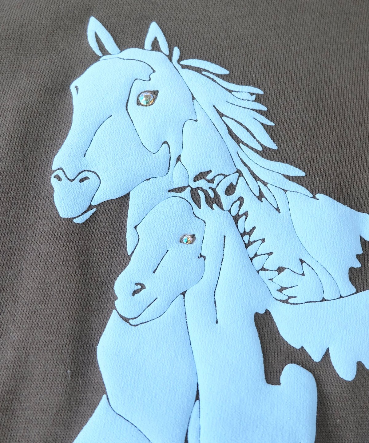 Labyrins Dont Cry Horse Tshirt Charcoal | Shury Labyrins Dont Cry Horse Tshirt Charcoal | Shury