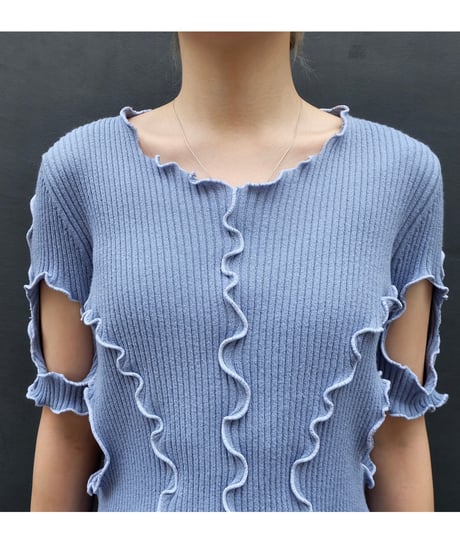 Frill Line Tops