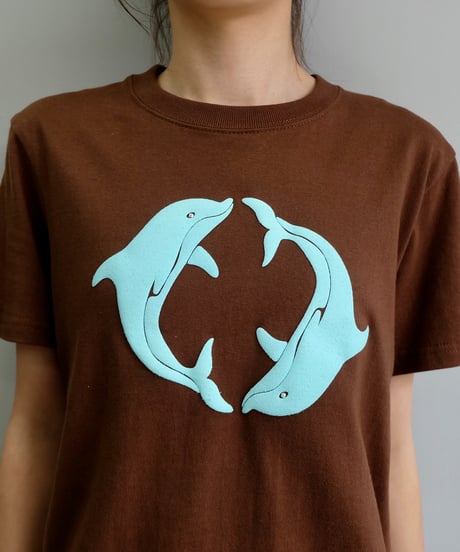 Labyrins  Two Dolphin Tshirt Brown