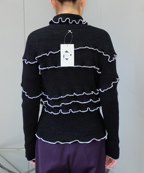 Frill Line Tops