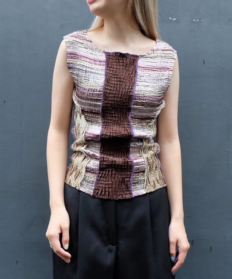 Frill Line Docking Tops