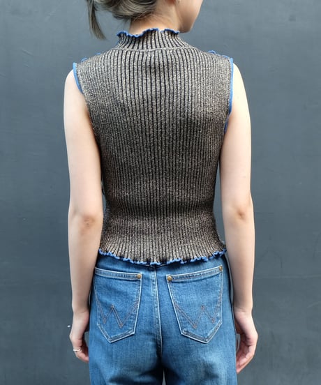 Frill Line Tops