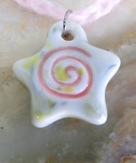 Labyrins x Sugascoop   Ceramic necklace 2