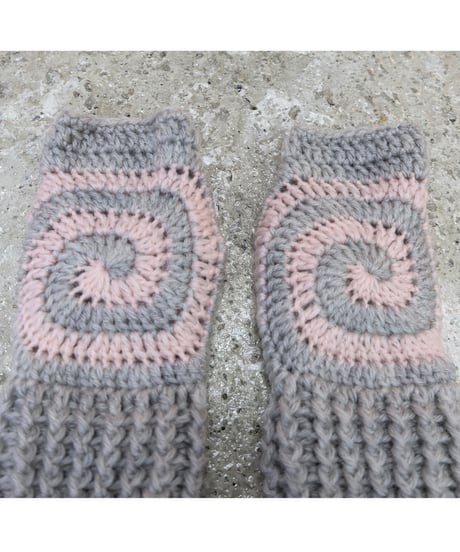 Labyrins   Spiral Knit Glove