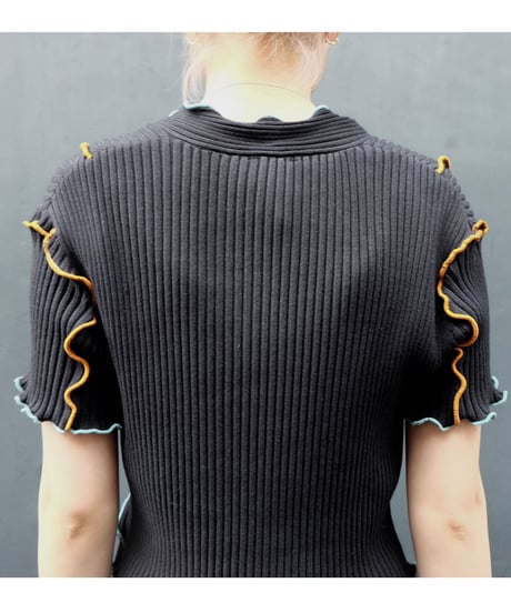 Frill Line Tops