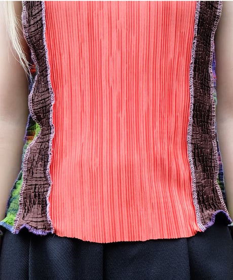 Frill Line Docking Tops