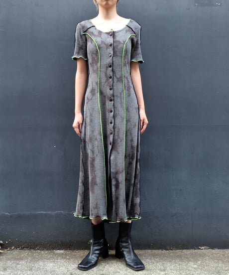 Frill line One-piece