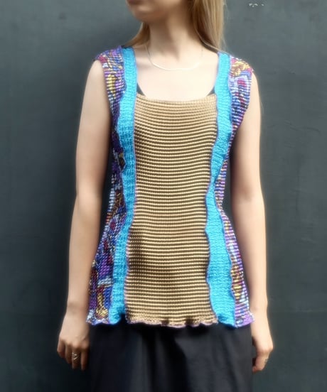Frill Docking Tops