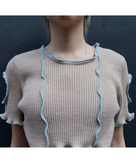 Frill Line Tops