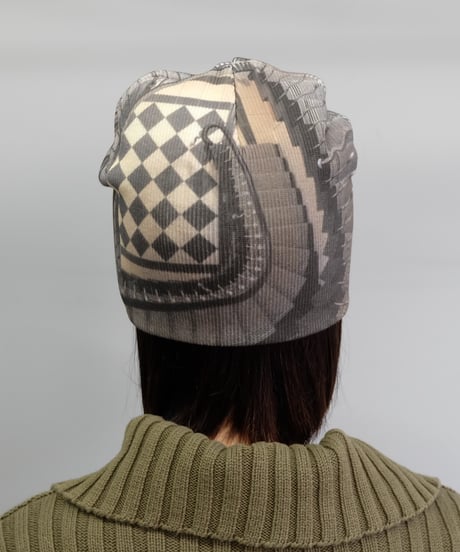 Labyrins Picture Beanie 2