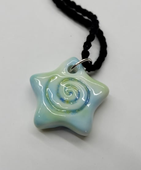 Labyrins x Sugascoop Ceramicnecklac 1
