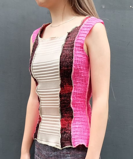 Frill Docking Tops
