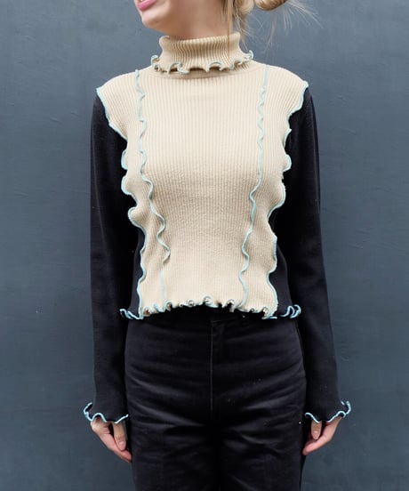 Frill Line Tops  22