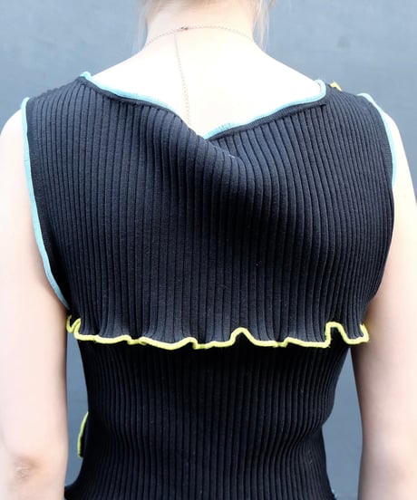 Frill Line Tops
