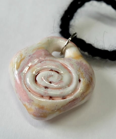 Labyrins x Sugascoop Ceramic necklace 12