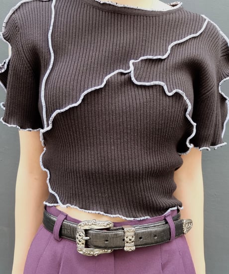 Frill Line Tops